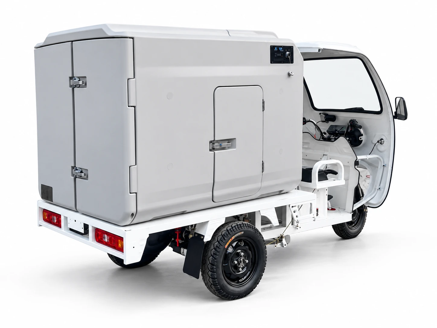 Refrigerated Electric Cargo Tricycle — Rear access